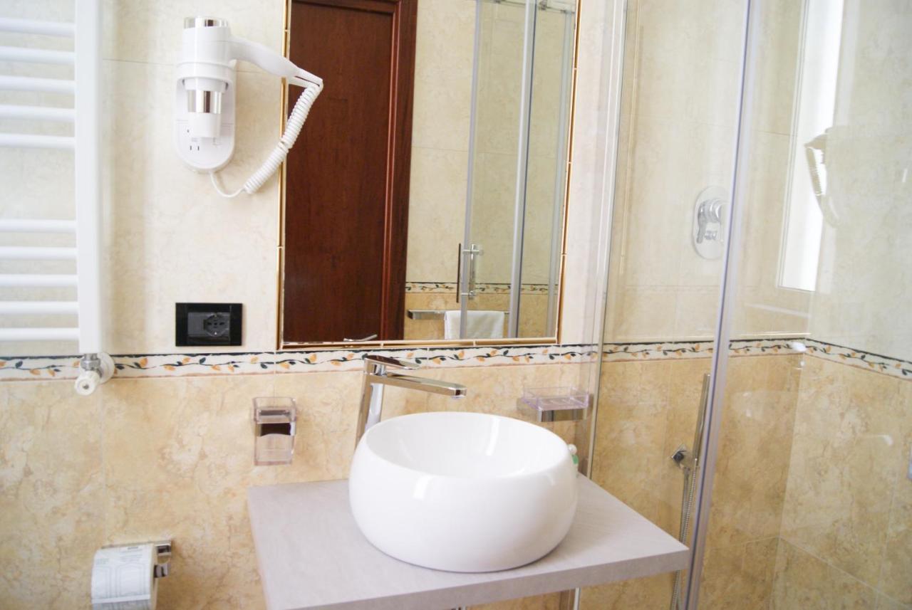 Monti 66 Hotel ローマ エクステリア 写真